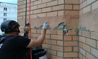 Обследование фасада здания в Великом Устюге в октябре